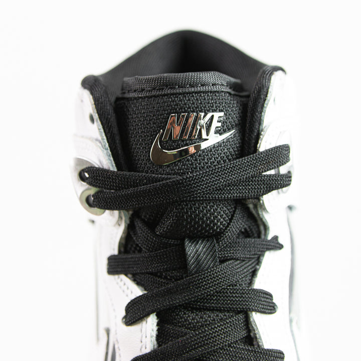 W Dunk High SE (White/White-Metallic Silver)