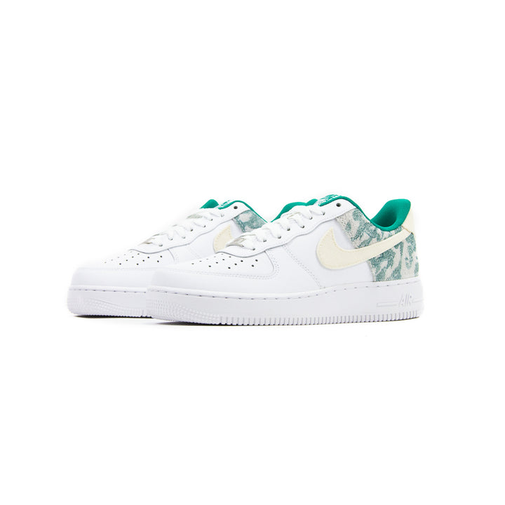 Air Force 1 '07 LV8 (Coconut Milk/Neptune Green)