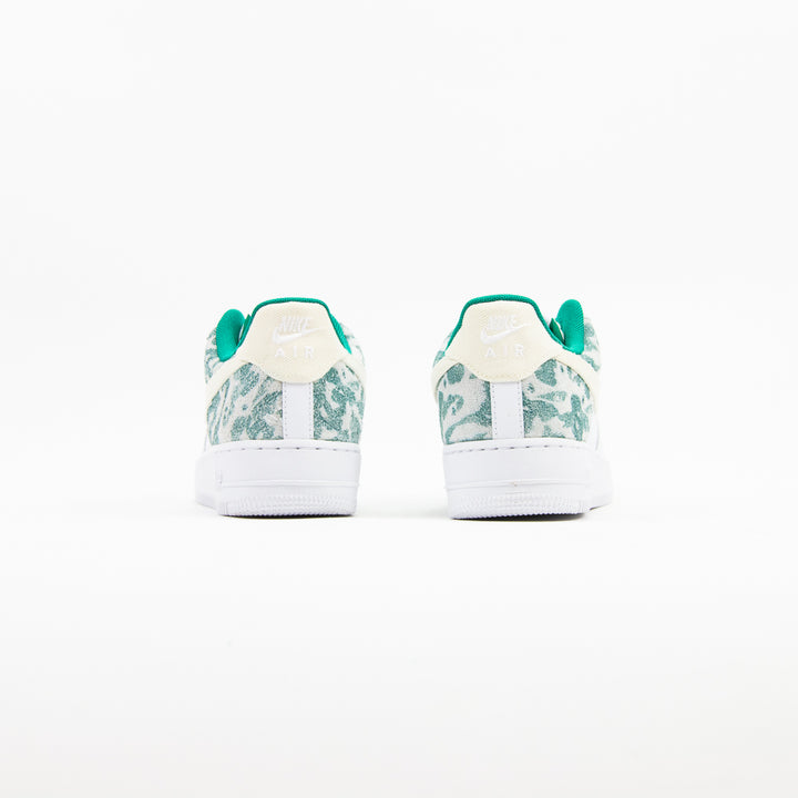 Air Force 1 '07 LV8 (Coconut Milk/Neptune Green)