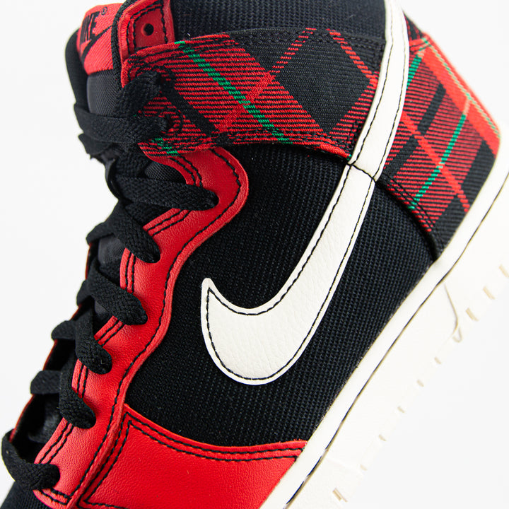 Dunk Hi Retro SE (Black/Pale Ivory)