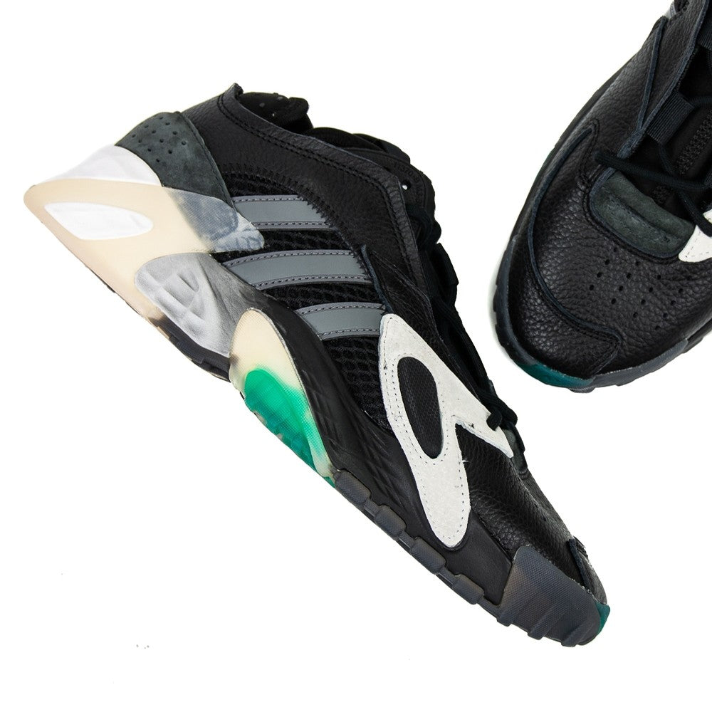 Streetball (Black/White) Streetball (Black/White)